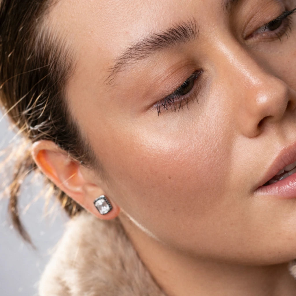 Noir Frame Studs