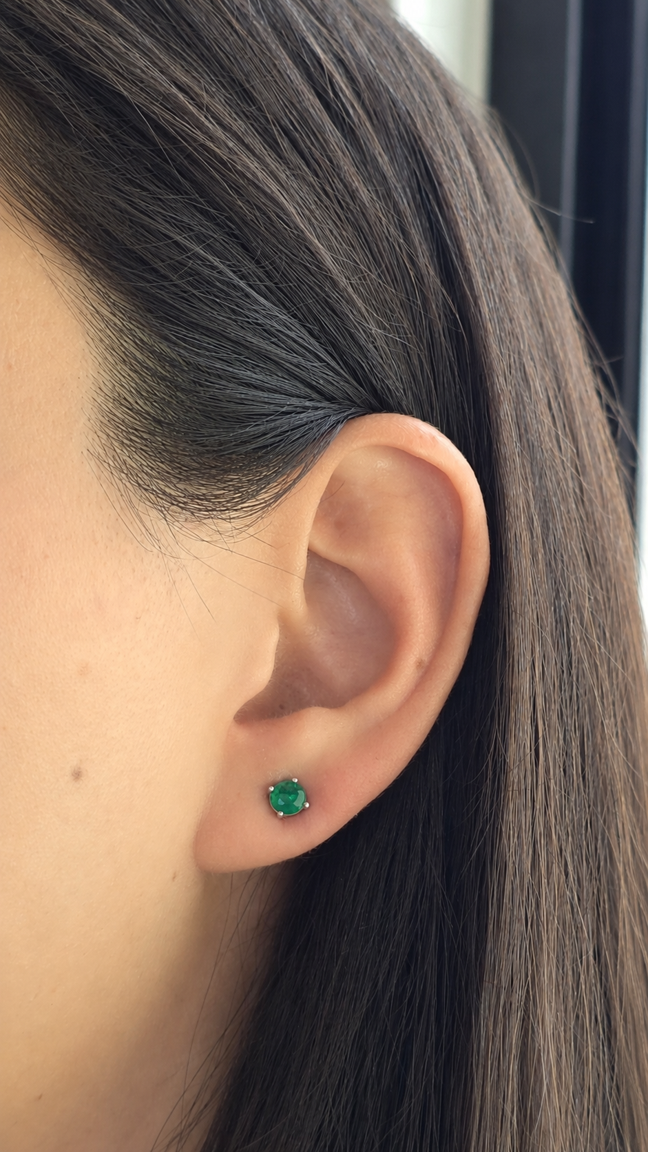Studs Round Emerald