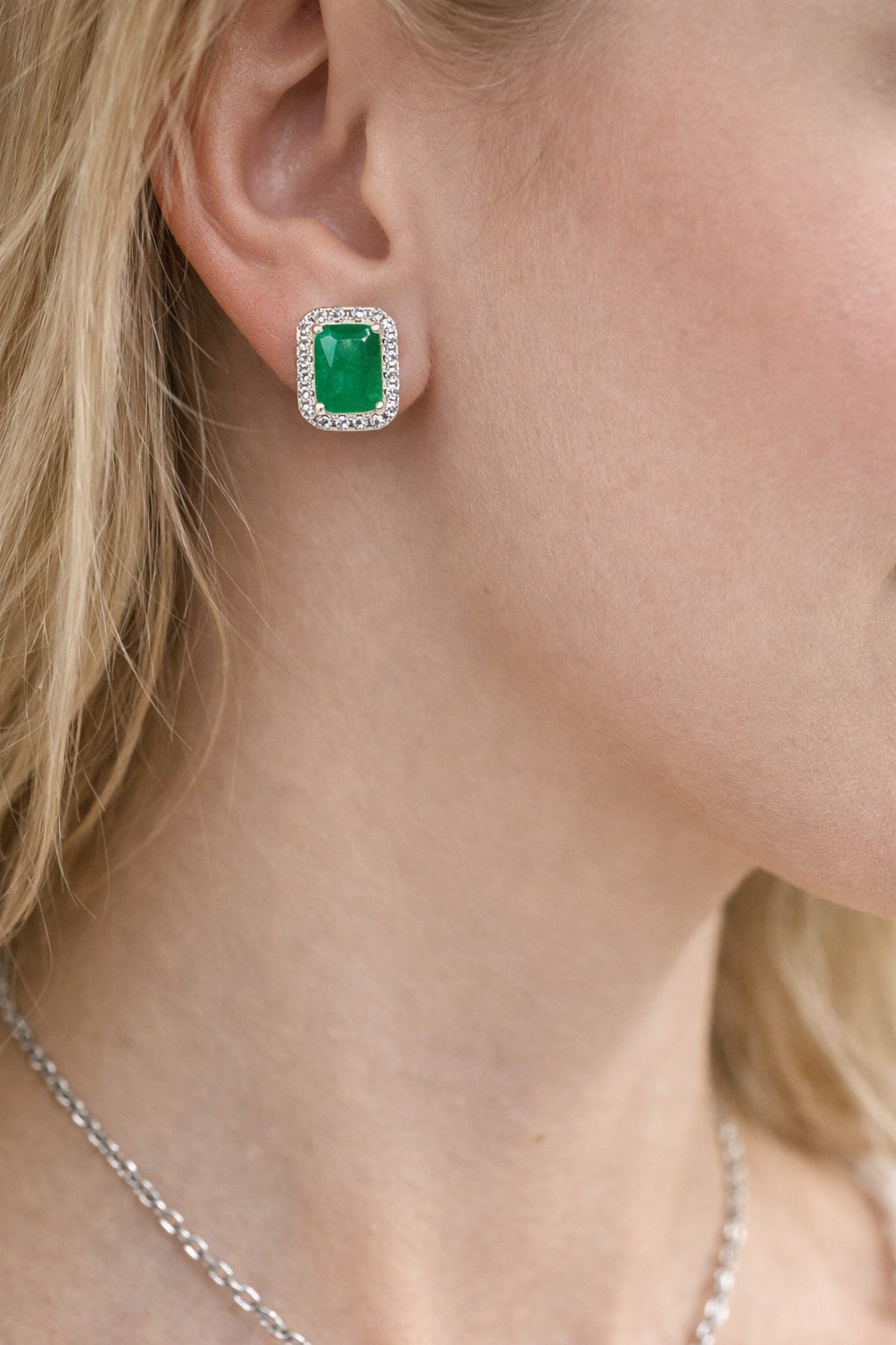 Studs Emerald Halo
