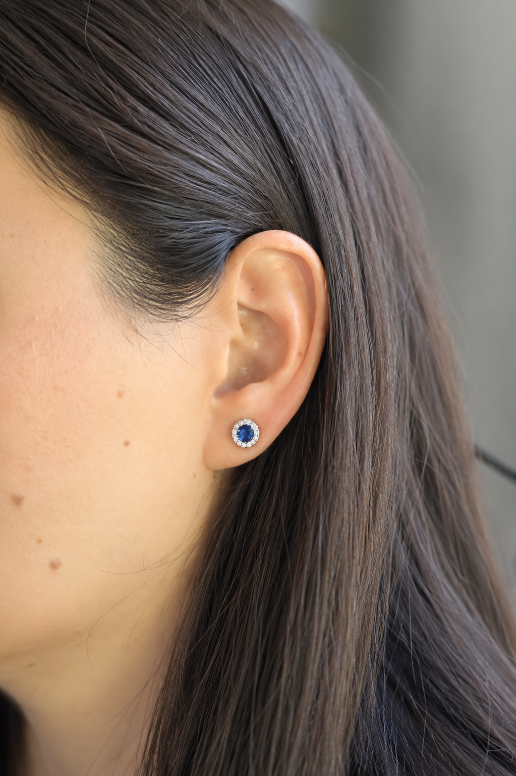 Studs Blue Sapphire Halo