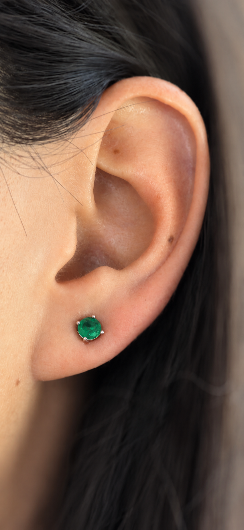 Studs Round Emerald